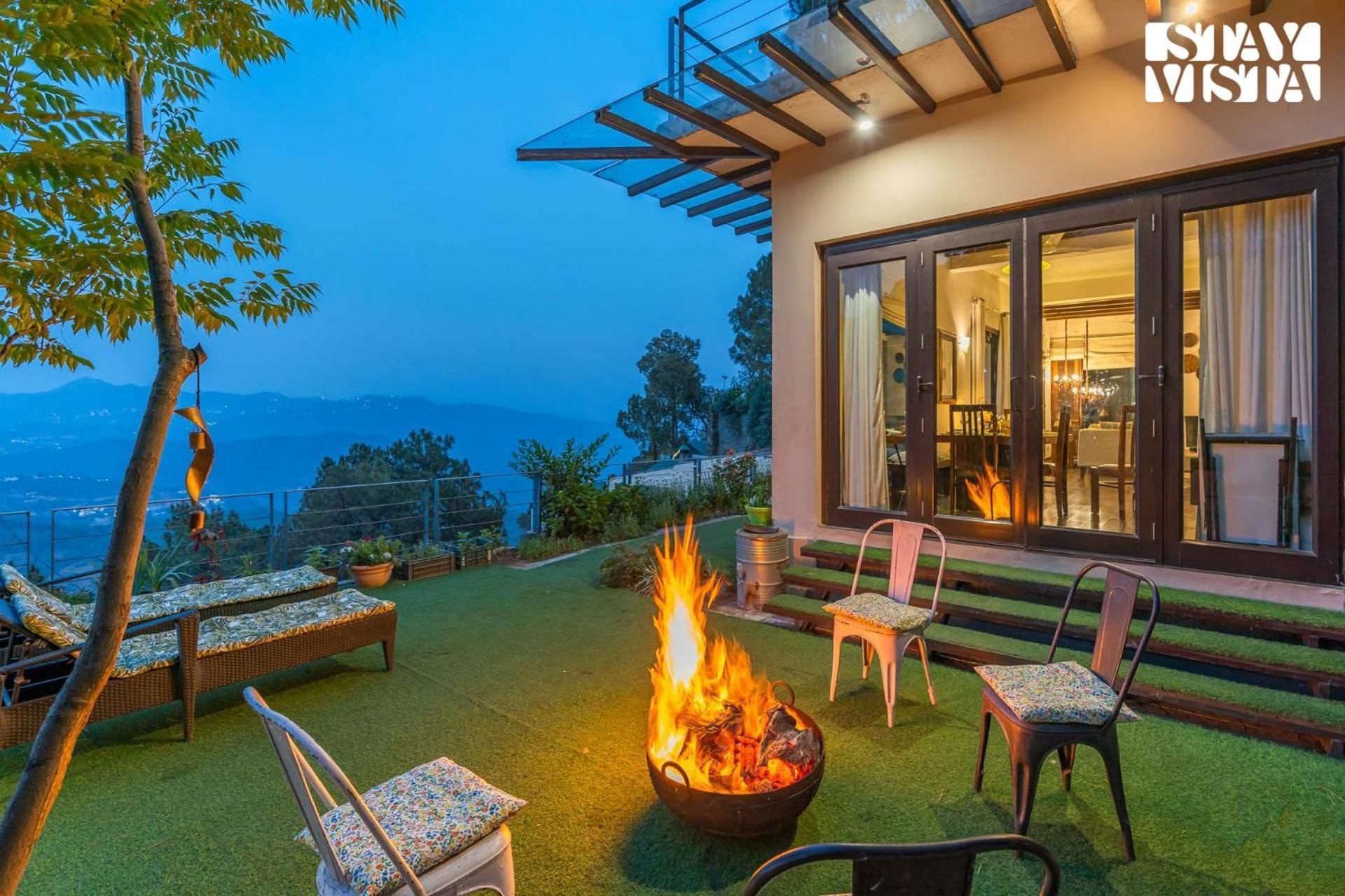 Stayvista At Hillcrest Villa With Valley View, Bonfire And Heater Kasauli Zewnętrze zdjęcie